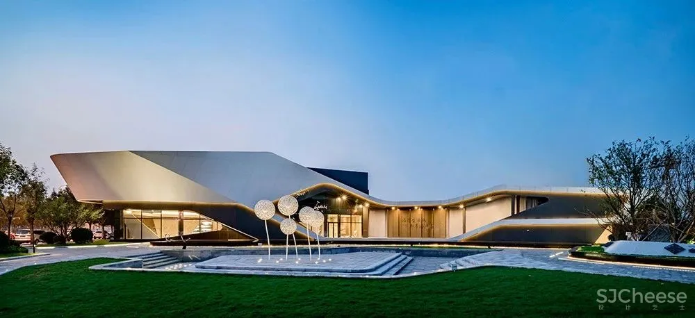 像一艘"未来飞船"的设计作品，太炫了！