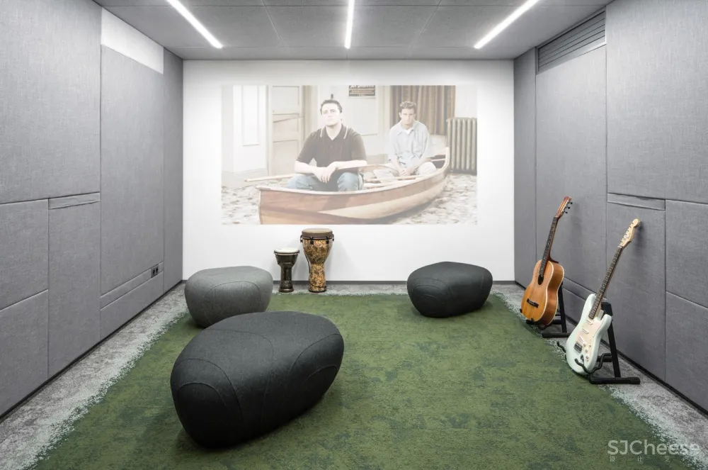 首发 | Balbek Bureau：Grammarly的多功能基辅办公室 首