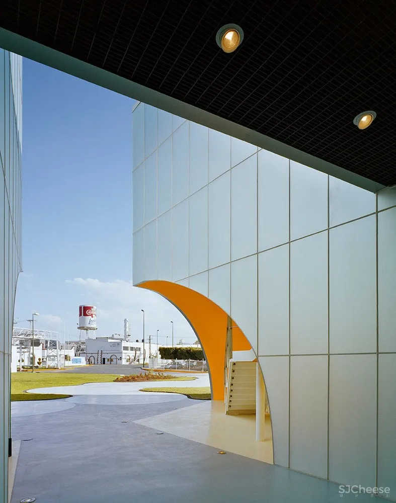 墨西哥雀巢集团创新实验室／Rojkind Arquitectos