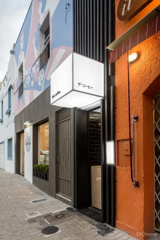 给我一扇门宽的空间，The Coffee咖啡店 / Studio Boscardin.Corsi Arquitetura