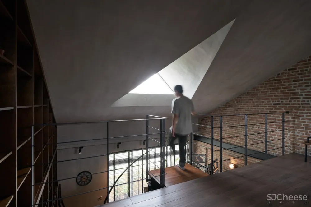 暗黑工业风，阁楼还能这样装？