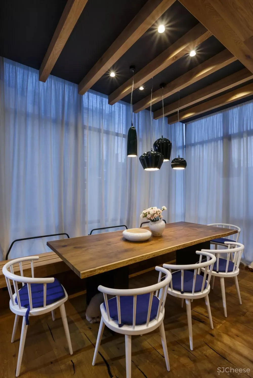 客厅有横梁?别怕,这里有妙招!