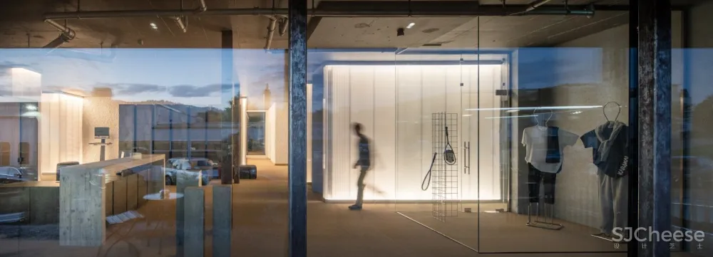 “立方体”瑞士健身俱乐部 AMB architects