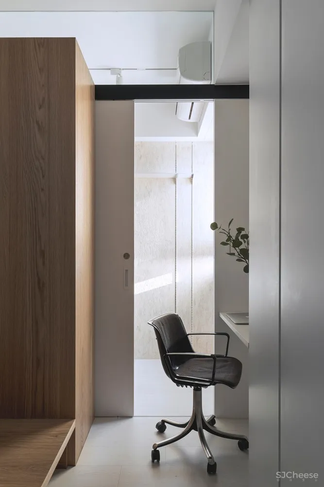 Modern Color / Studio In2