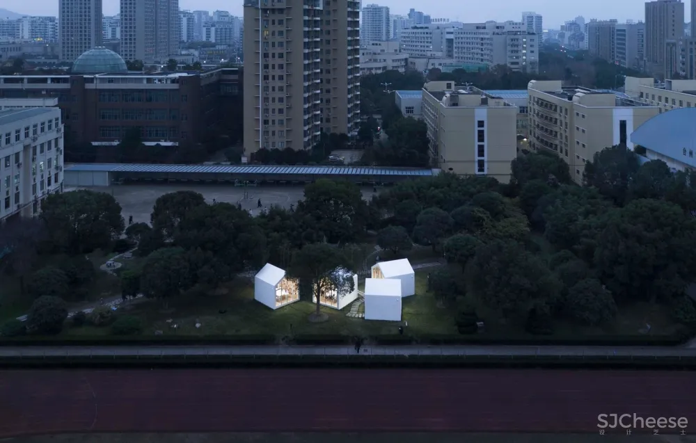 80㎡ 校园草地图书馆 / 原建筑设计工作室