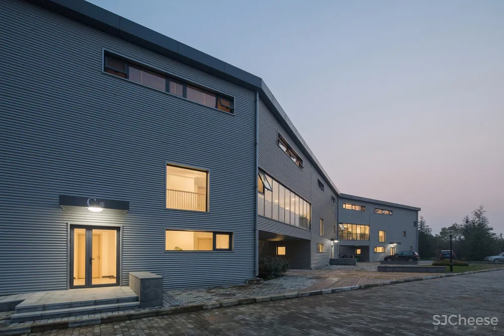 植物园专家公寓 / 土木石建筑