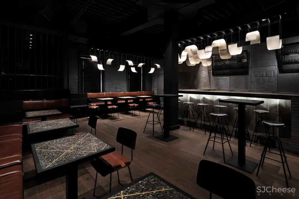 柏林酒吧，莫斯科 / Thilo Reich