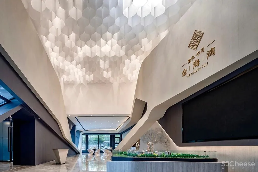 像一艘"未来飞船"的设计作品，太炫了！