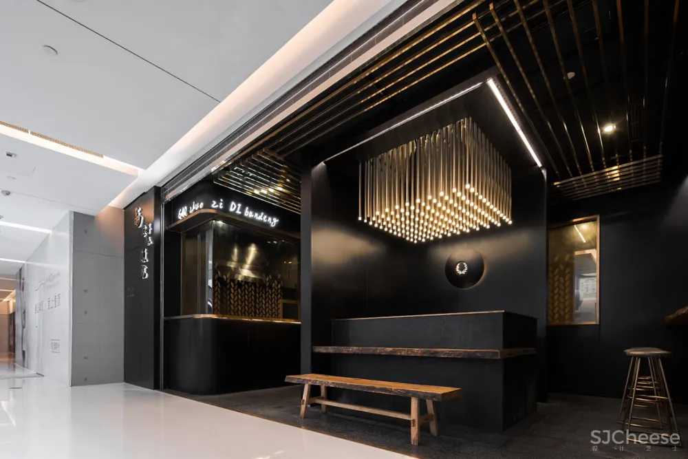 高桌子低板凳面馆·成都 / 大麦设计