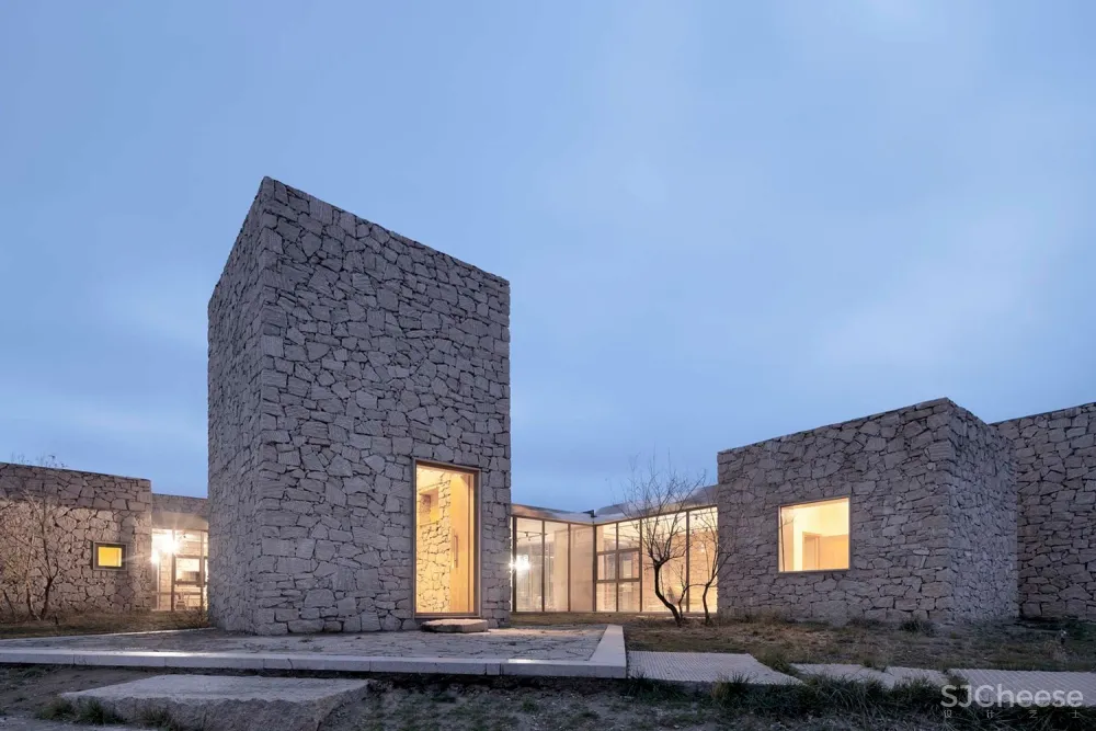 红石山房 / 百子甲壹