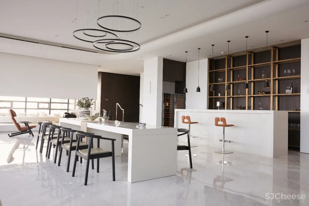 600m²天空之镜丨高空俯瞰城市边际