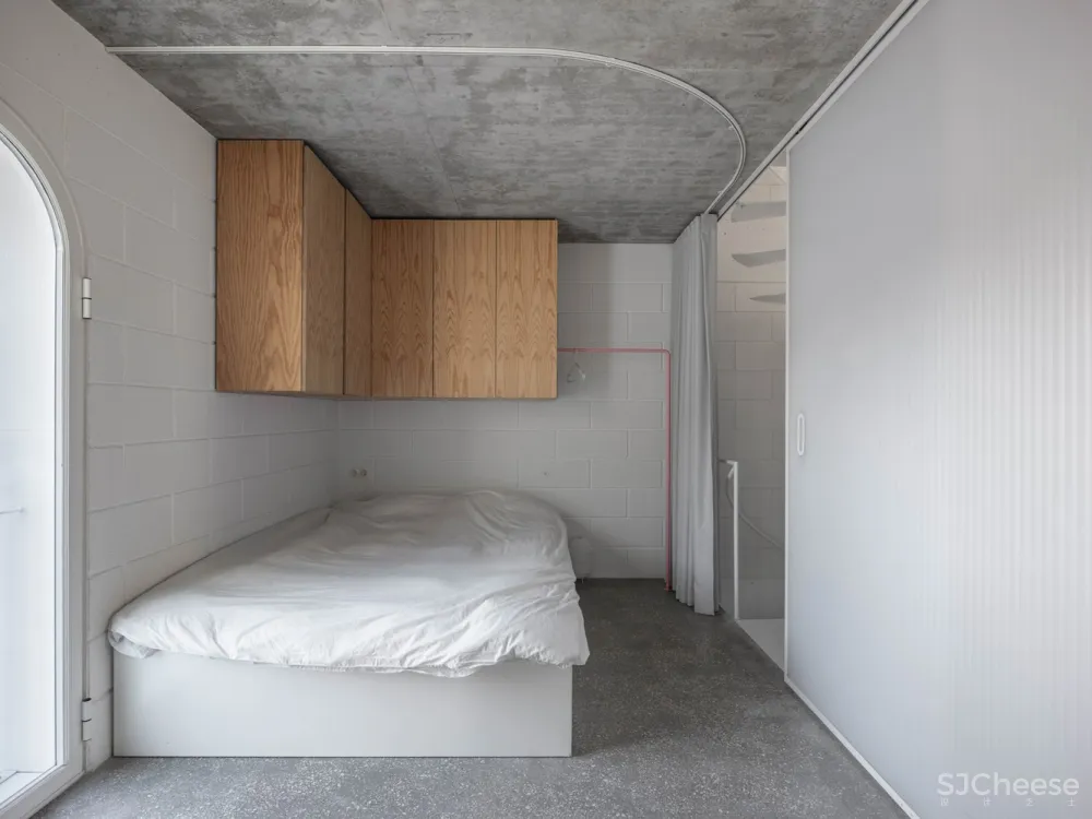 首发 | Leopold Banchini + Daniel Zamarbide：拥有强大内部和沉思空间的封闭式住宅 Dodged House 首