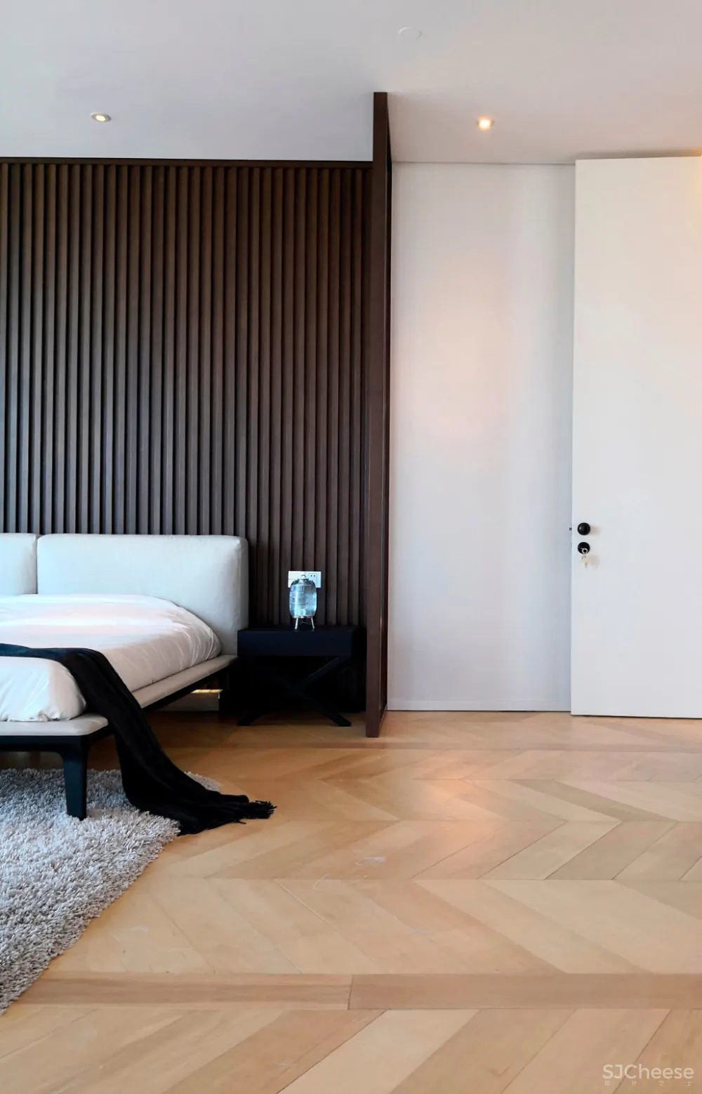 600m²天空之镜丨高空俯瞰城市边际