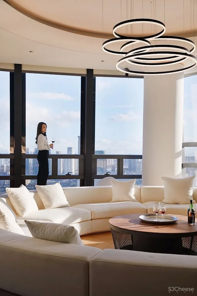 600m²天空之镜丨高空俯瞰城市边际