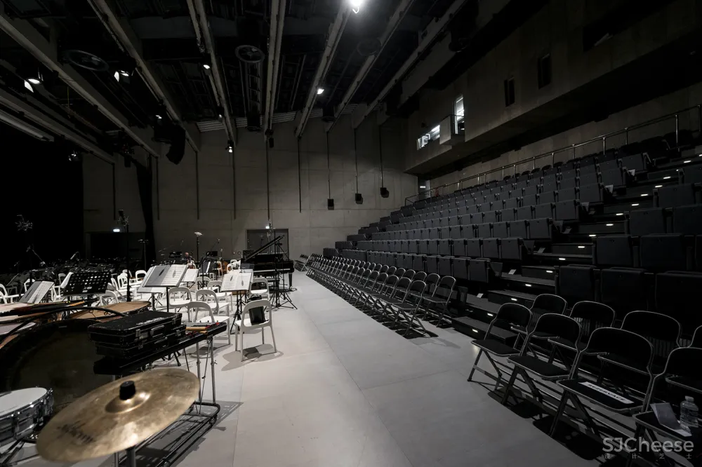 Centre for Contemporary Art DOX+ Petr Hajek Architekti