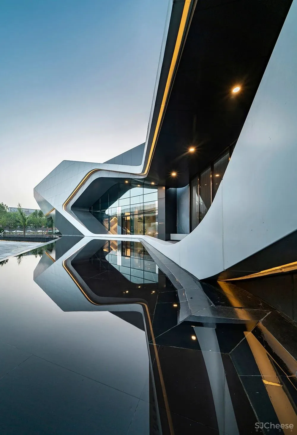 像一艘"未来飞船"的设计作品,太炫了!