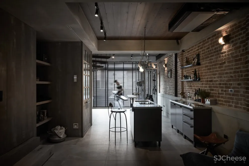 暗黑工业风，阁楼还能这样装？