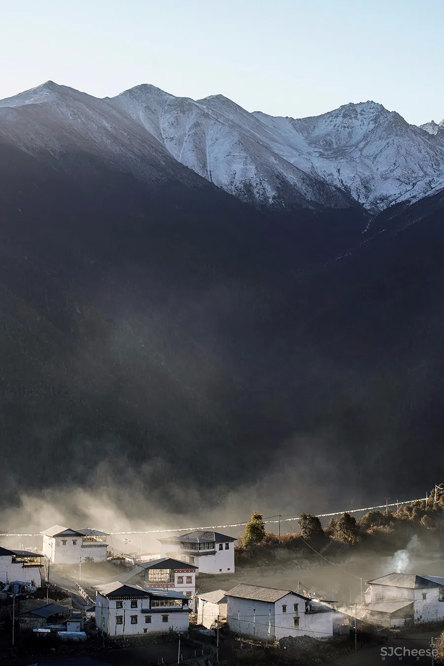 在世界尽头,为凝望辟一扇理想的“窗”| 既下山·梅里酒店