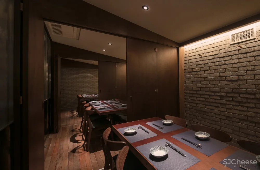 光化门海鲜餐厅 / gongsangplanet