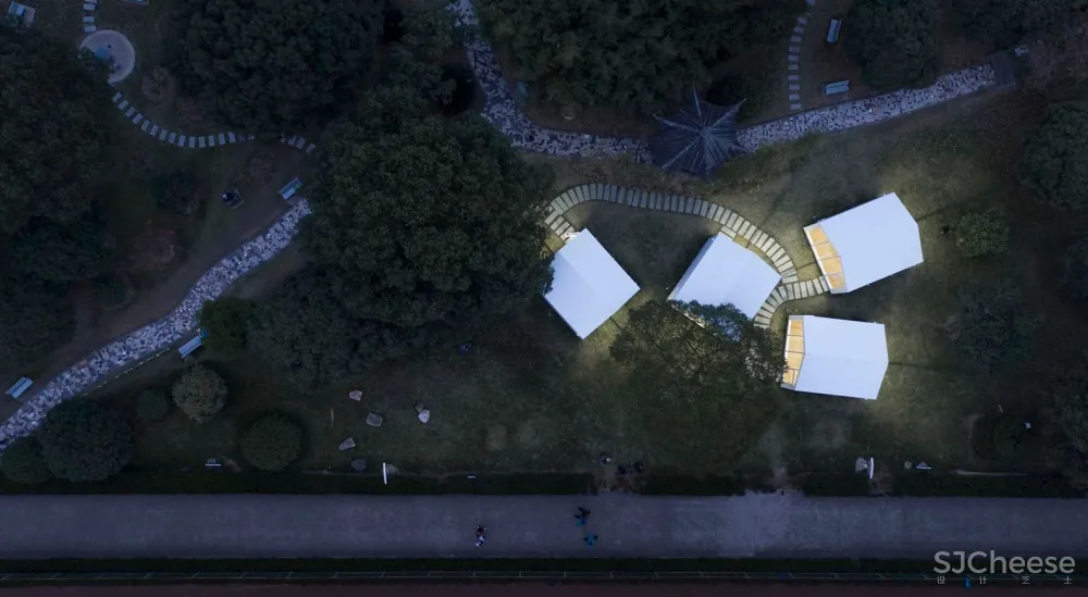 80㎡ 校园草地图书馆 / 原建筑设计工作室