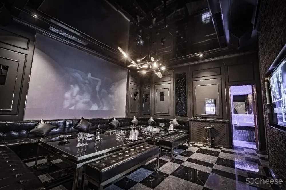 最新 | 新冶组：无锡M-KING KTV概念店 全景式巨幕KTV体验打造“M”娱乐主义新体验