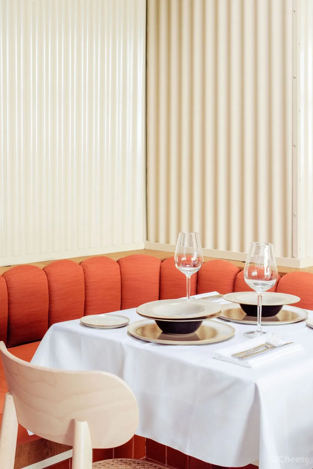 首发 | 34 south:荷兰20世纪30年代汽车内饰的时尚工艺餐厅