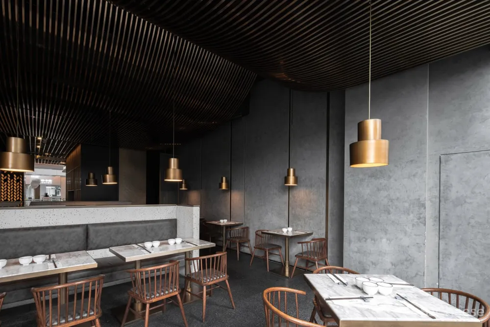 高桌子低板凳面馆·成都 / 大麦设计