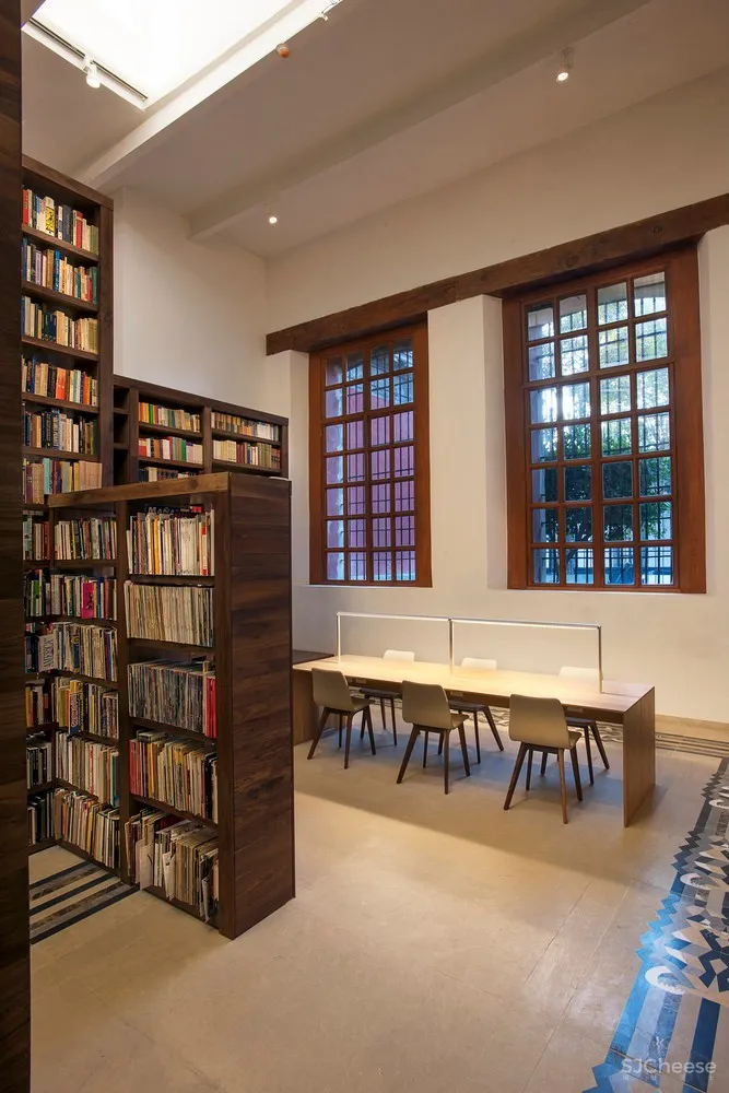 Carlos Monsiváis 个人图书馆 / JSª Arquitectura