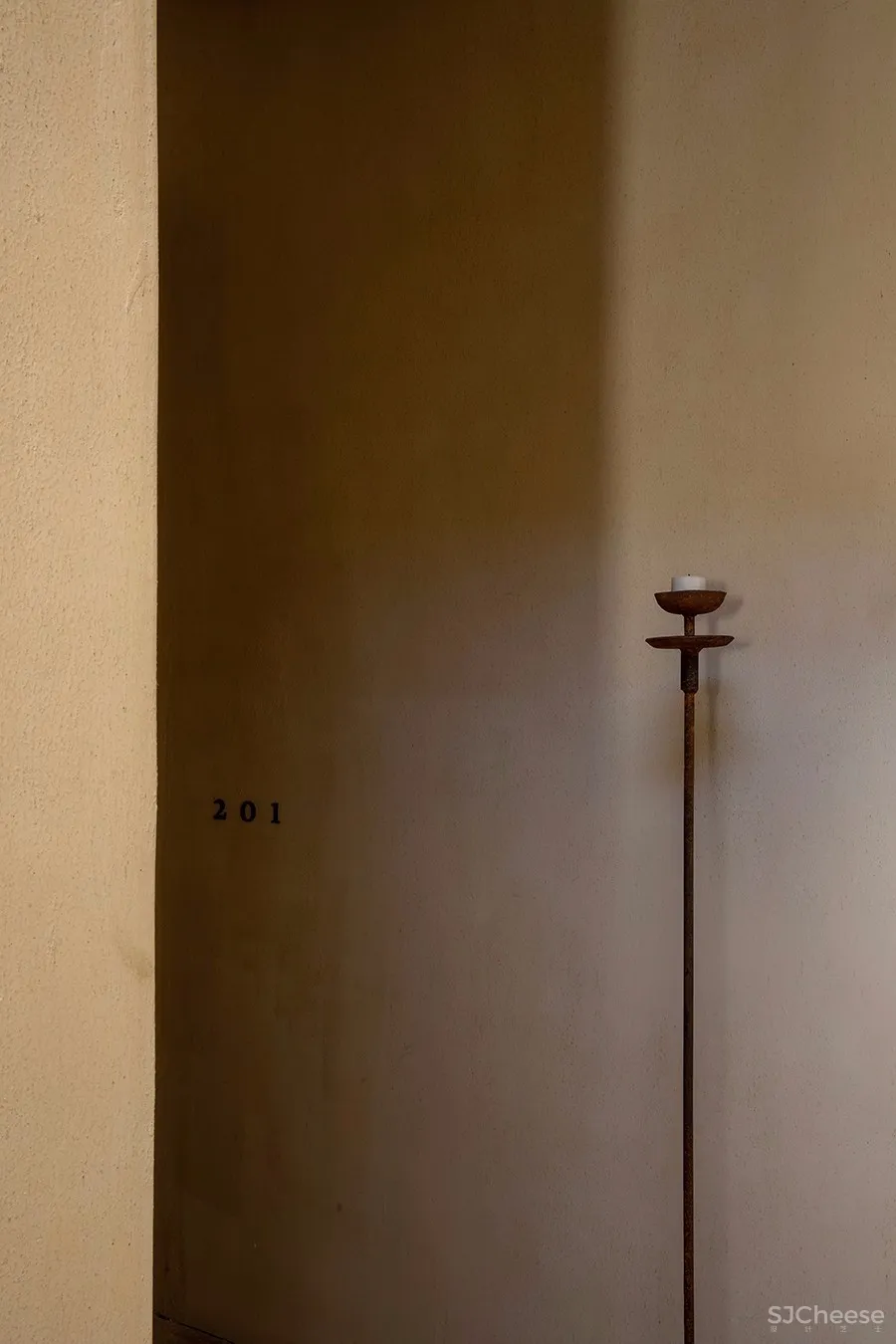 在世界尽头,为凝望辟一扇理想的“窗”| 既下山·梅里酒店