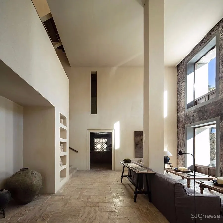 在世界尽头,为凝望辟一扇理想的“窗”| 既下山·梅里酒店