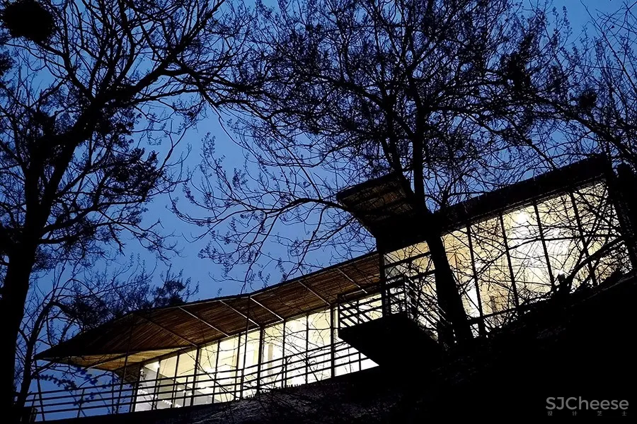 简单盒子里的诗意空间 | 鹿山桐舍