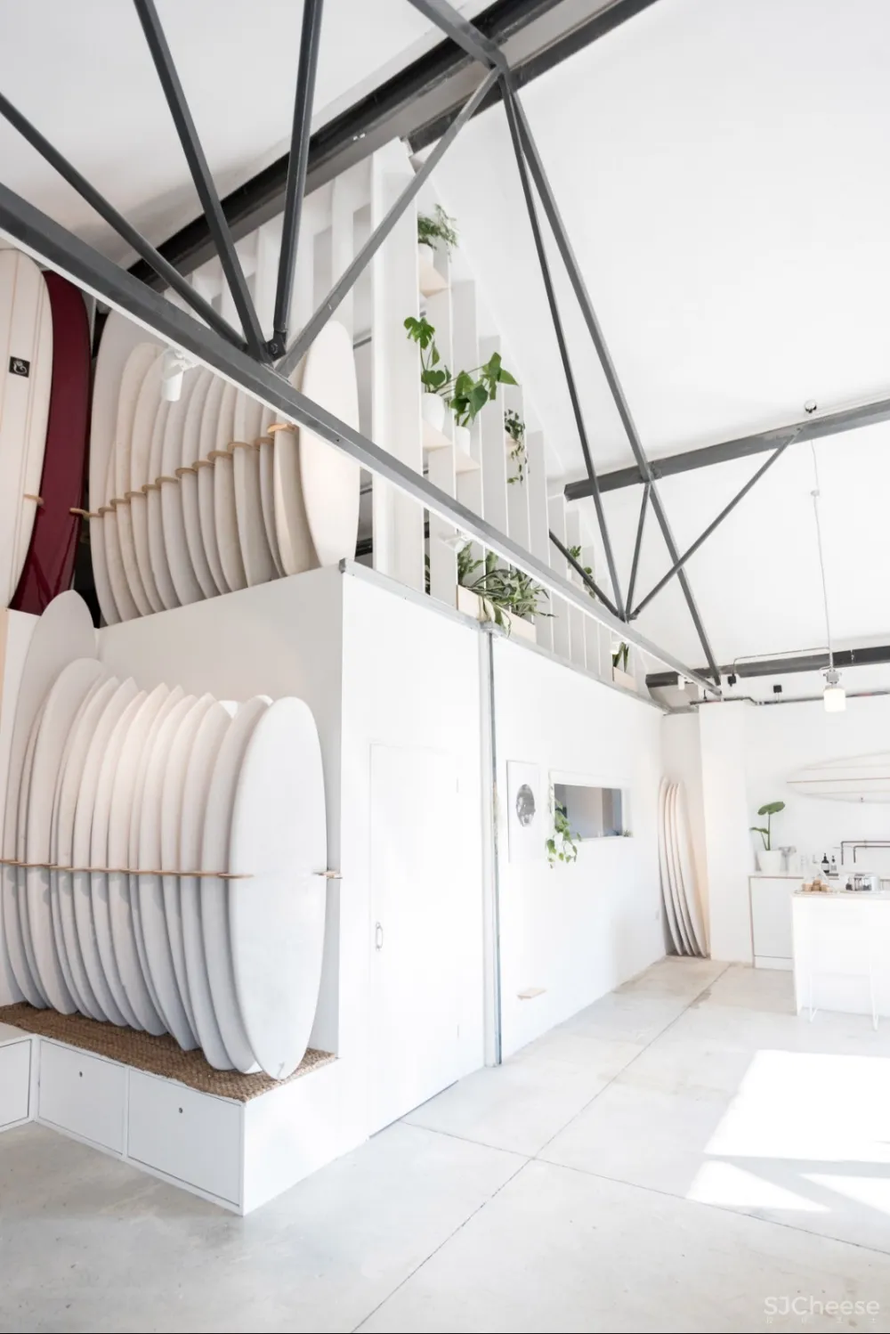 首发 | Emily & Mark Anderson：工厂改造Open冲浪商店咖啡馆