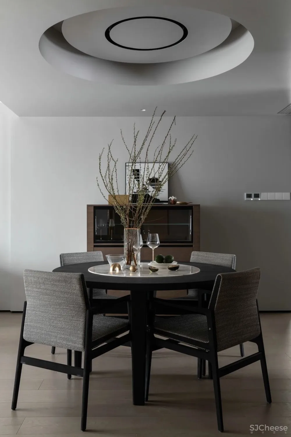 黑白灰丨看设计师的家如何玩转 首