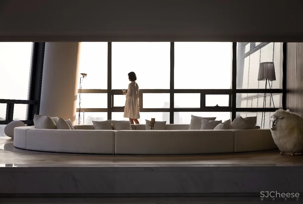 600m²天空之镜丨高空俯瞰城市边际