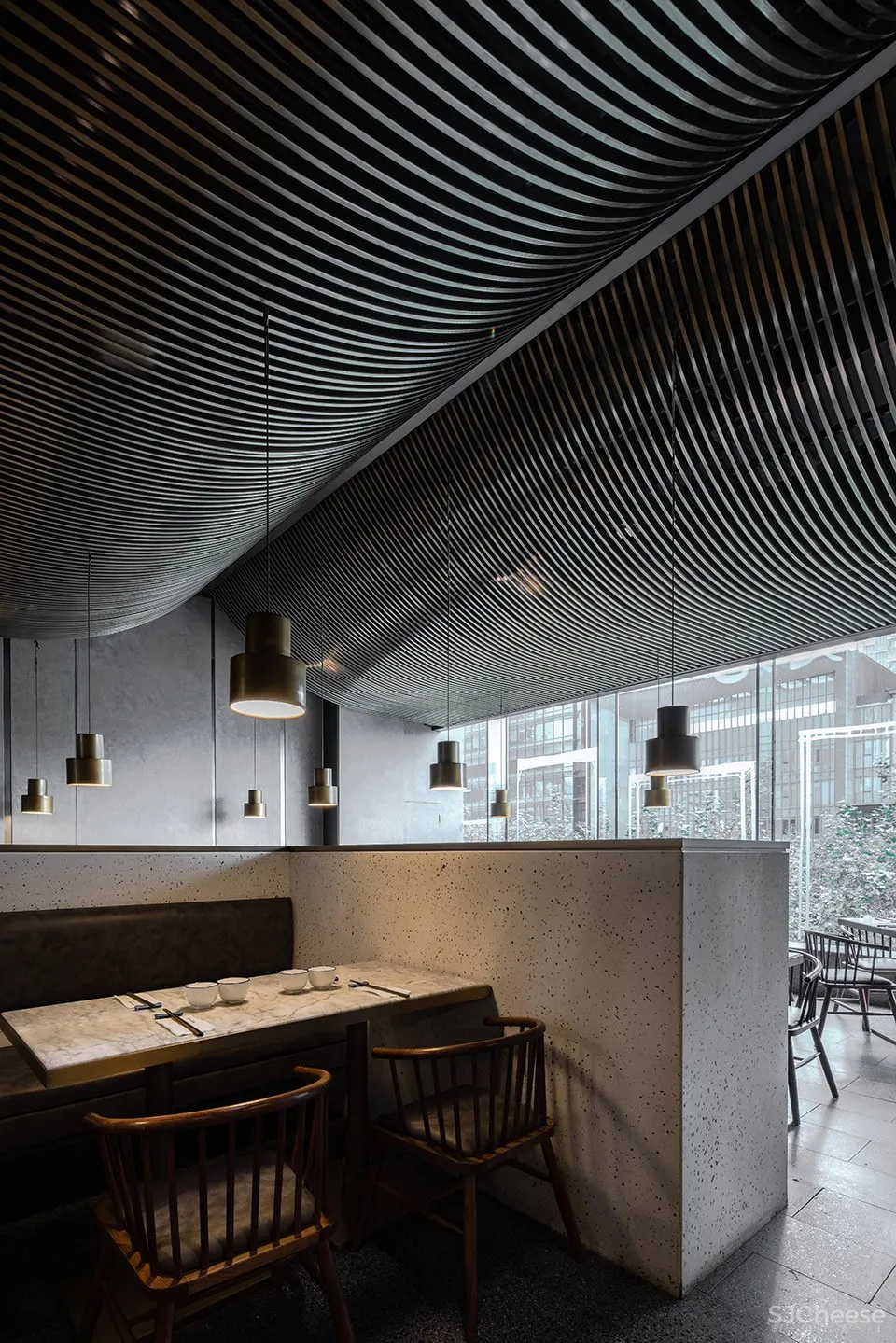 高桌子低板凳面馆,成都 / 大麦设计