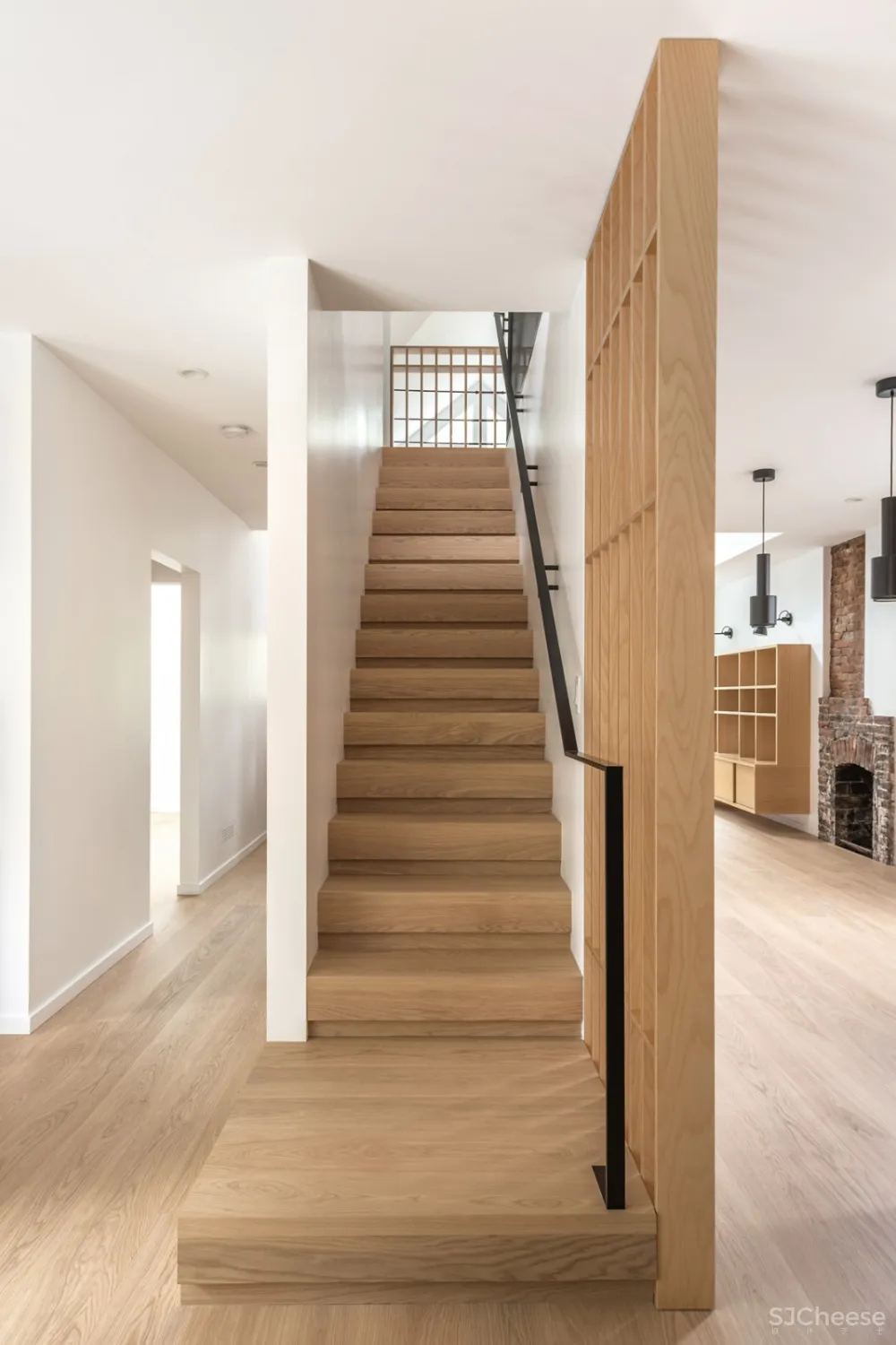 新作 | Campos Studio & Tom Chung Studio：为退休夫妇翻修的温哥华红豆杉屋