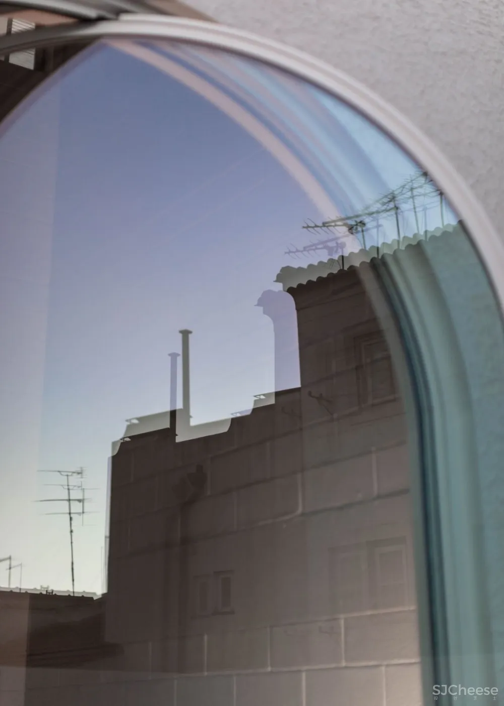 首发 | Leopold Banchini + Daniel Zamarbide：拥有强大内部和沉思空间的封闭式住宅 Dodged House 首