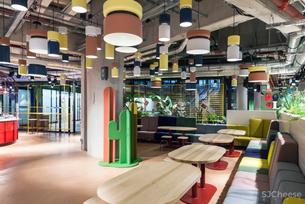 Kantini in Bikini Berlin / Studio Aisslinger