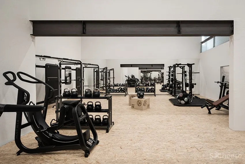 “立方体”瑞士健身俱乐部 AMB architects