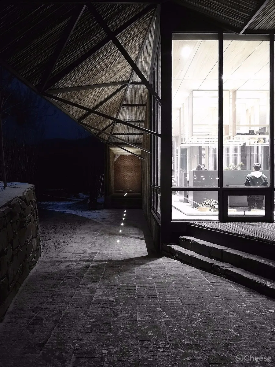 简单盒子里的诗意空间 | 鹿山桐舍