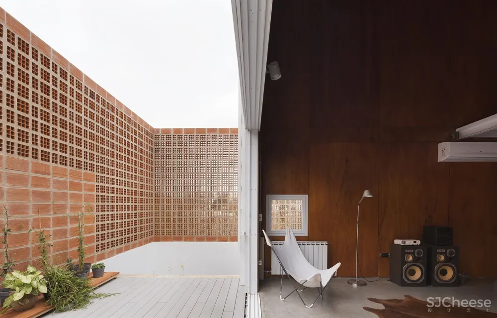 Estudio Berzero Jaros：阿根廷陶瓷砖建筑