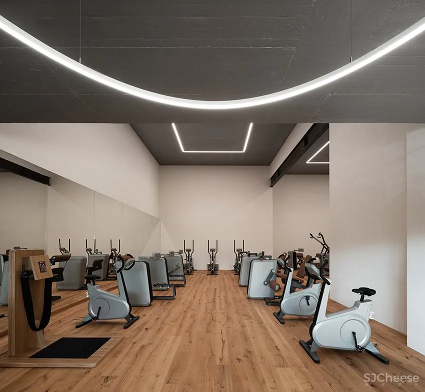 “立方体”瑞士健身俱乐部 AMB architects