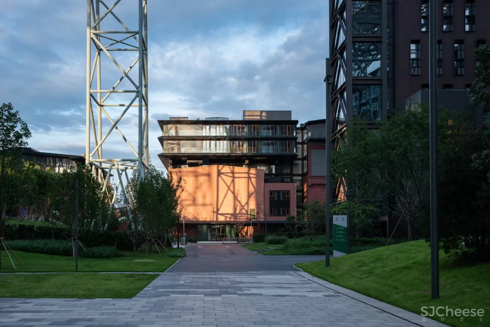 “仓阁”- 首钢工舍智选假日酒店,北京 / 中国建筑设计研究院有限公司