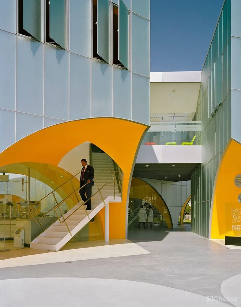 墨西哥雀巢集团创新实验室／Rojkind Arquitectos