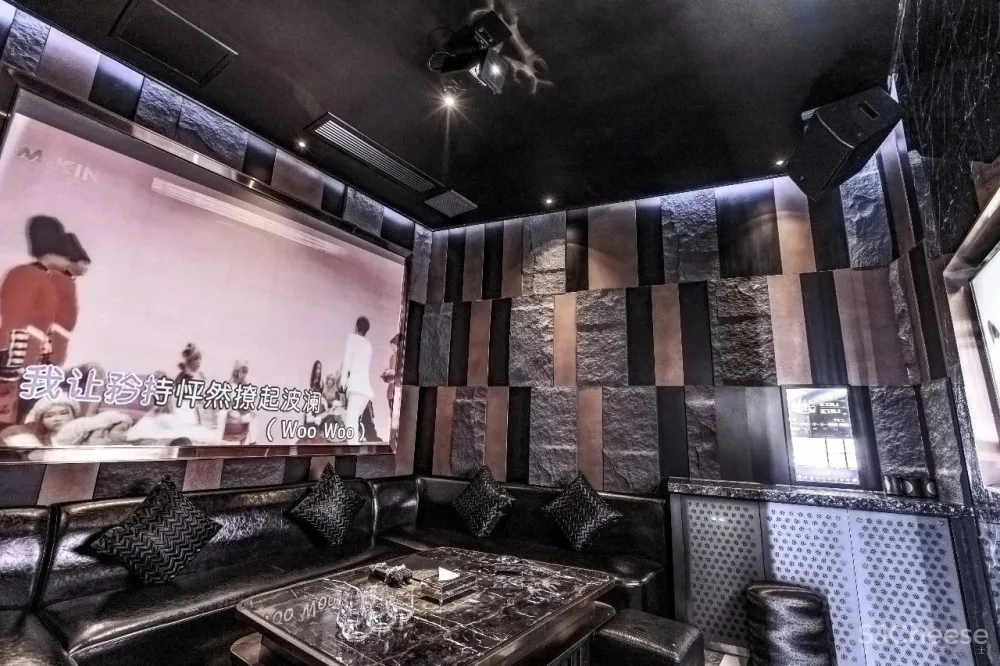 最新 | 新冶组：无锡M-KING KTV概念店 全景式巨幕KTV体验打造“M”娱乐主义新体验