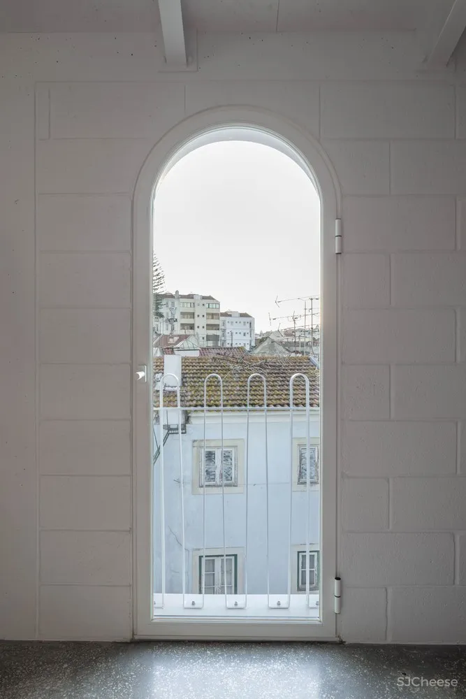 首发 | Leopold Banchini + Daniel Zamarbide：拥有强大内部和沉思空间的封闭式住宅 Dodged House 首