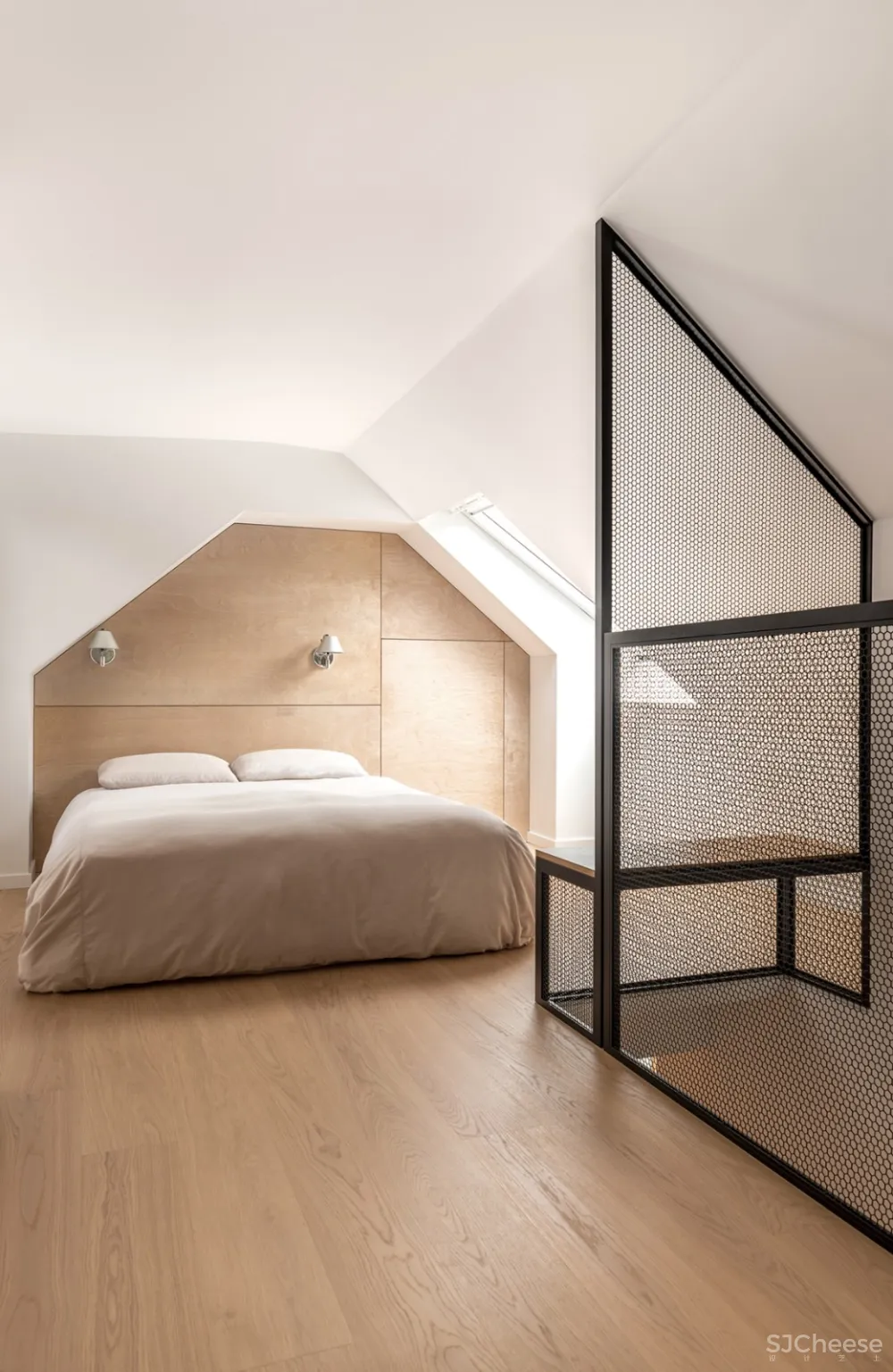 新作 | Campos Studio & Tom Chung Studio：为退休夫妇翻修的温哥华红豆杉屋