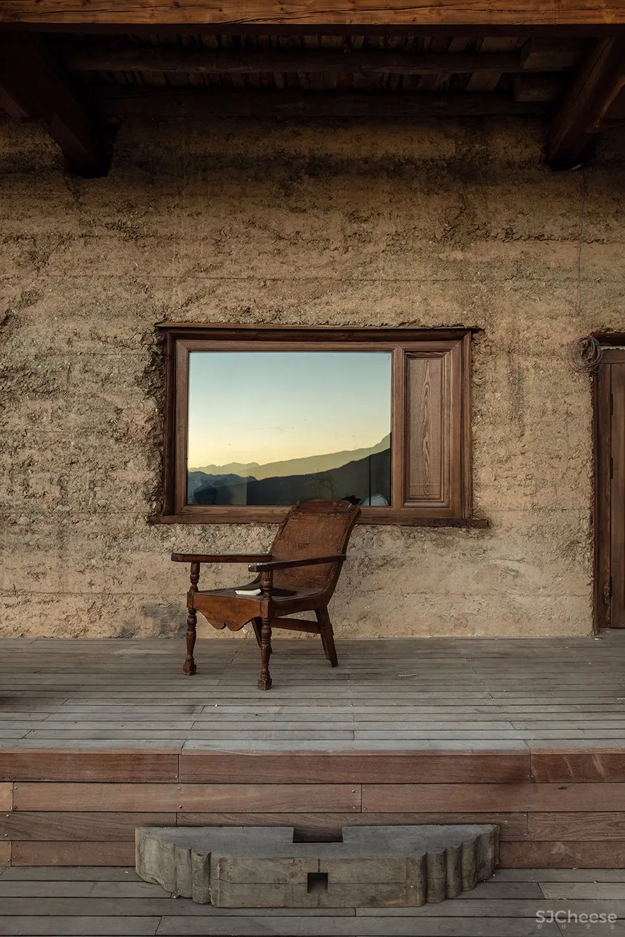 在世界尽头,为凝望辟一扇理想的“窗”| 既下山·梅里酒店