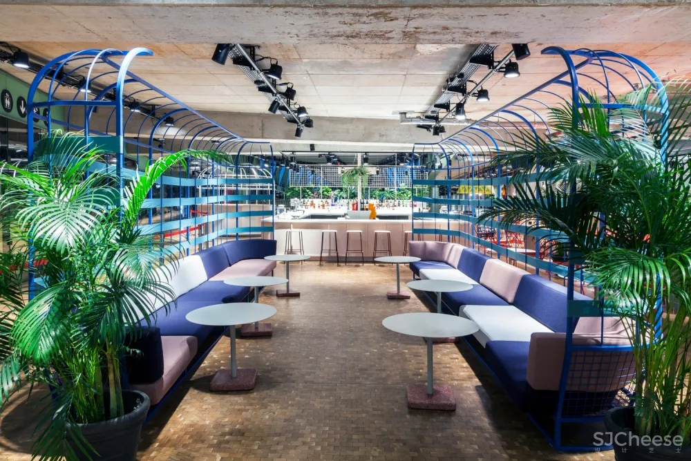 Kantini in Bikini Berlin / Studio Aisslinger