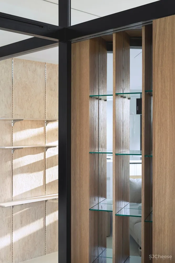 Modern Color / Studio In2